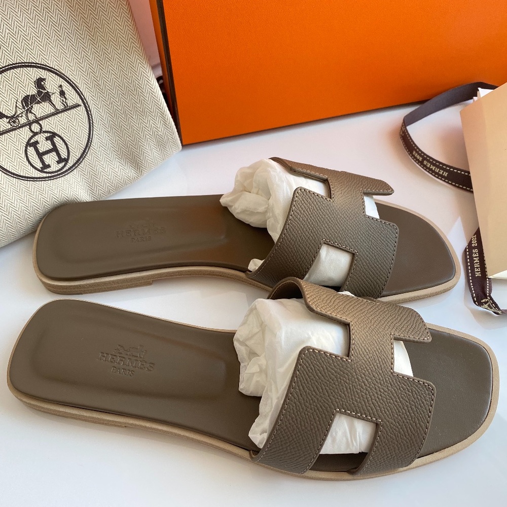 HERMES H ORAN SANDALS ETOUPE EPSOM LEATHER FLIP FLOPS SHOES FLAT SLIDES 38